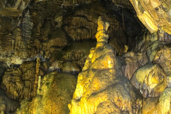 De grotten van Hotton